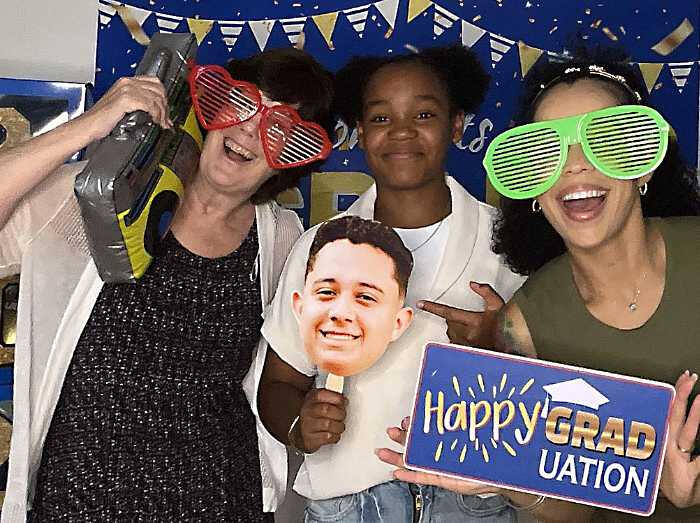 Photo booth for Graduation parties by Dulce Recuerdos Photo Booth